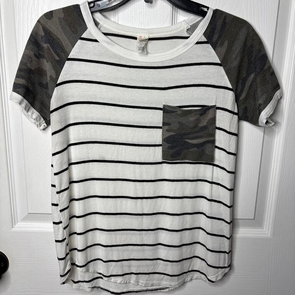 Fifth Ray Small Striped Camo Sleeve Pocket Tee Casual Top
